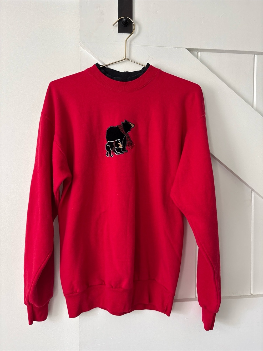 Vintage Hanes Sweatshirt Red Black Bear Embroidered Double Collar Size Small